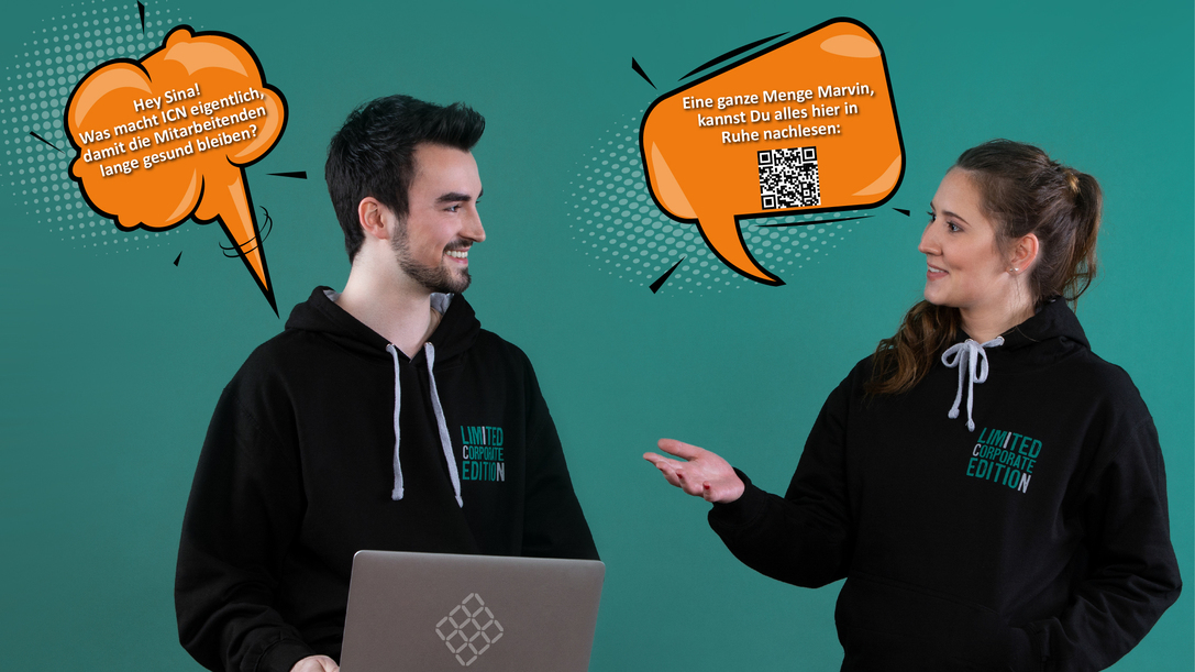 zwei Personen sprechen über Sprechblasen über die Gesundheit der Mitarbeiter, in der Mitte ist ein QR-Code zum scannen